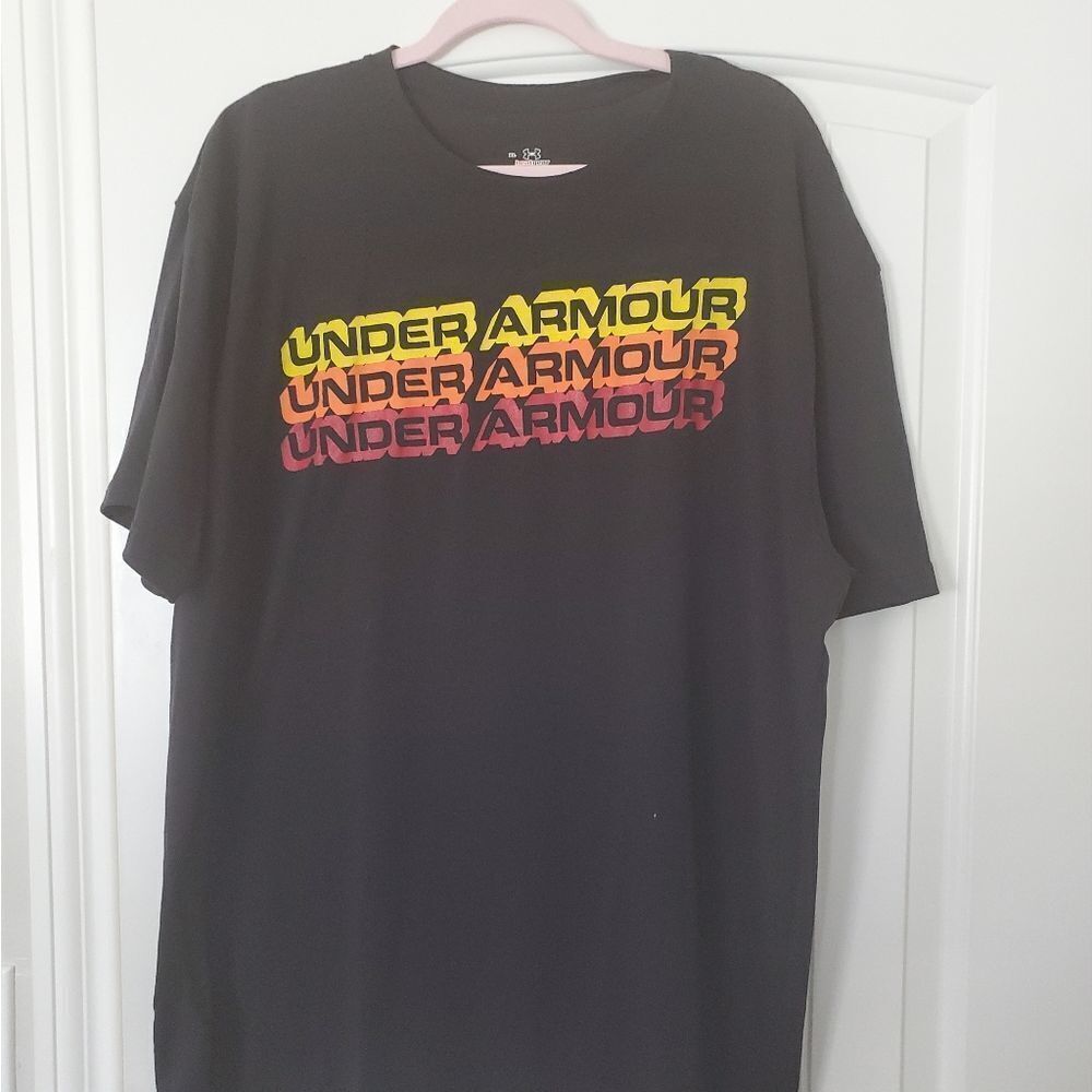 Under Armour T-SHIRT Size XL